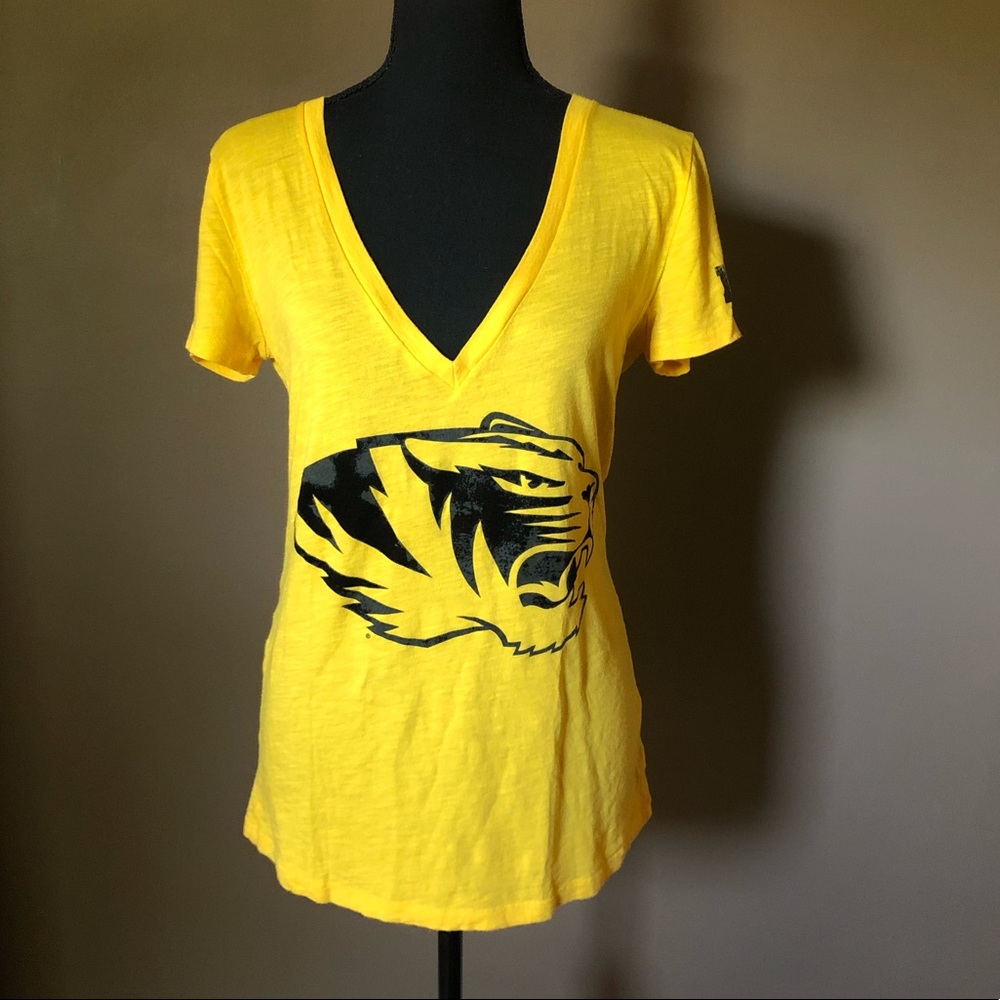 Pink Victoria’s Secret CollegiateCollection Tshirt